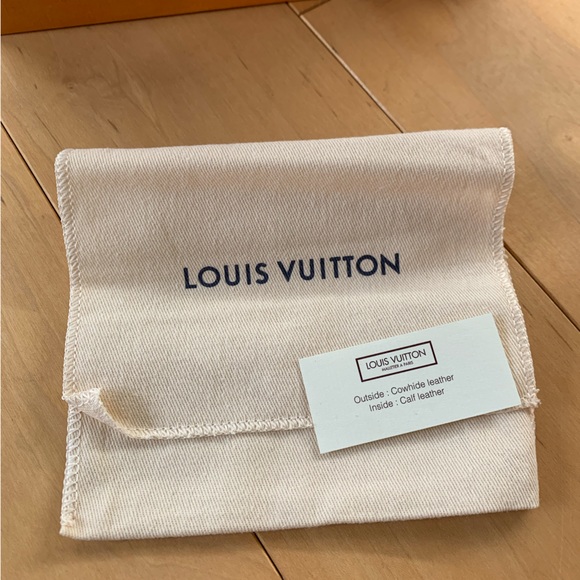 Authentic Louis Vuitton gift bag and wallet box (small) - Picture 7 of 9